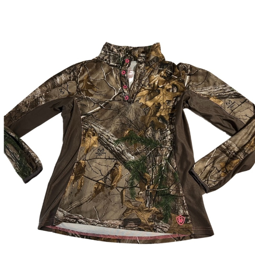 GAME WINNER Medium Ladies Women Long/SL shirt pink Snap Top fitted Camo Realtree